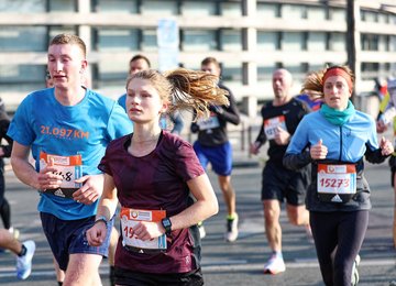 Au fil des coureuses et coureurs au km 16 entre 9h30 et 9h59